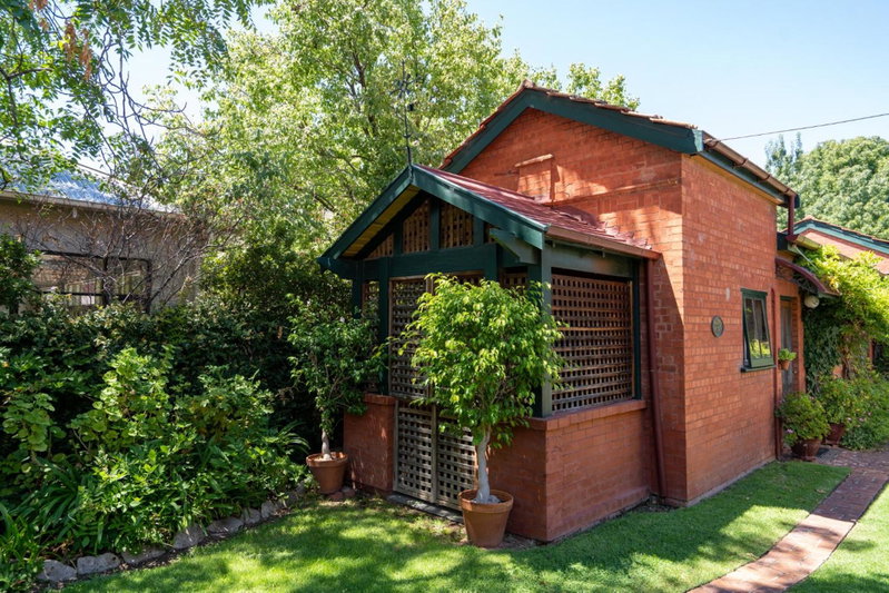 Buxton Manor, Adelaide, Australia