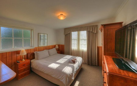 Grace's Spa Cottage, Smithton, Australia