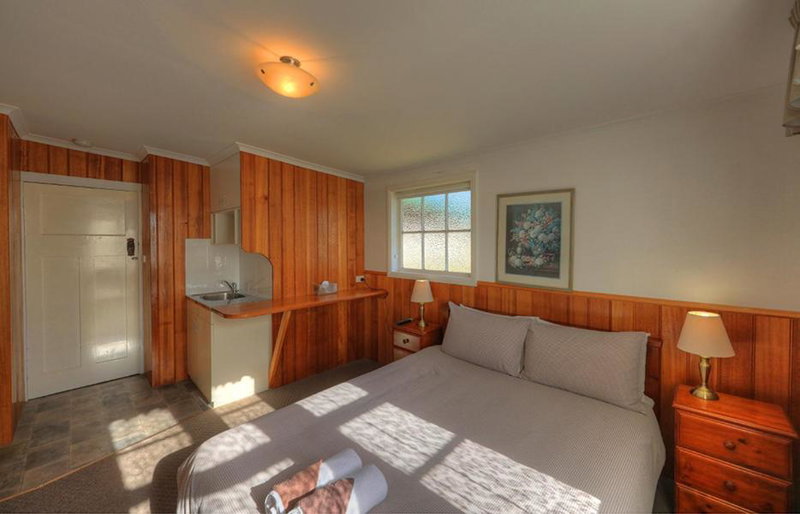 Grace's Spa Cottage, Smithton, Australia
