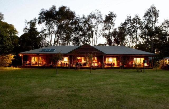 Lazy River Boutique Bed & Breakfast, Pinjarra, Australia