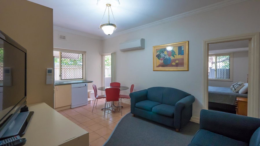 Hampton Court Apartments, Brisbane, Australia