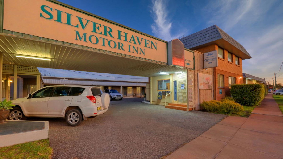 Silver Haven Motor Inn, Australia