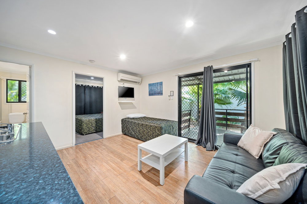 Emerald Motel Apartments, Australia