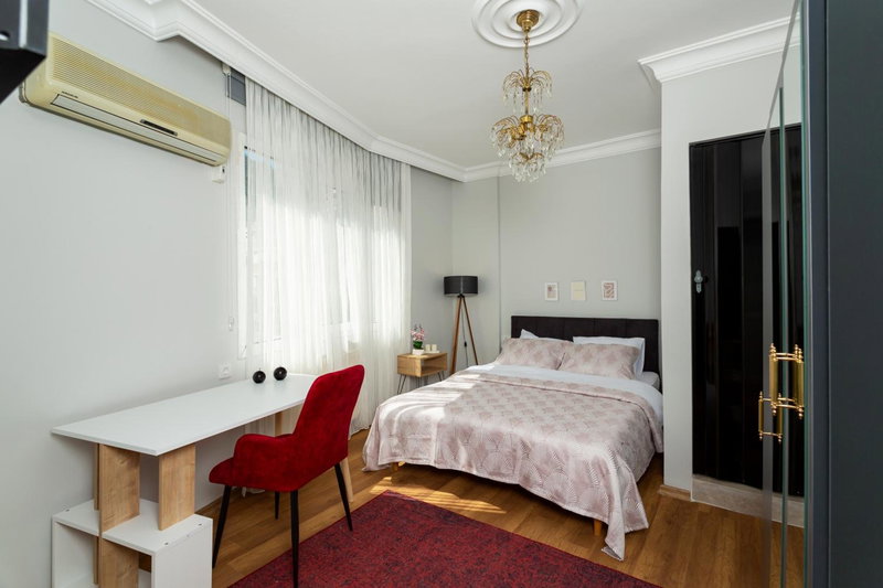 8 Rooms House, Balcova, Turkey