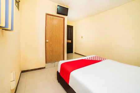 OYO Hotel Bugambilia, San Luis Potosí, San Luis Potosí, Mexico
