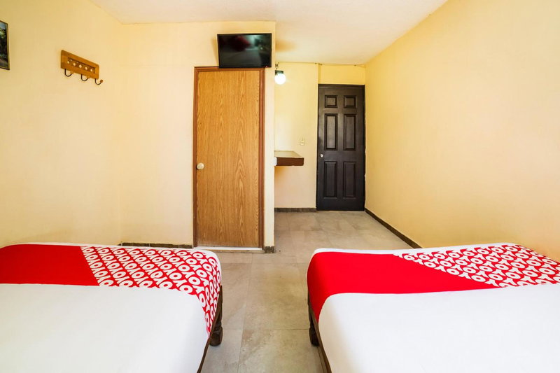 OYO Hotel Bugambilia, San Luis Potosí, San Luis Potosí, Mexico