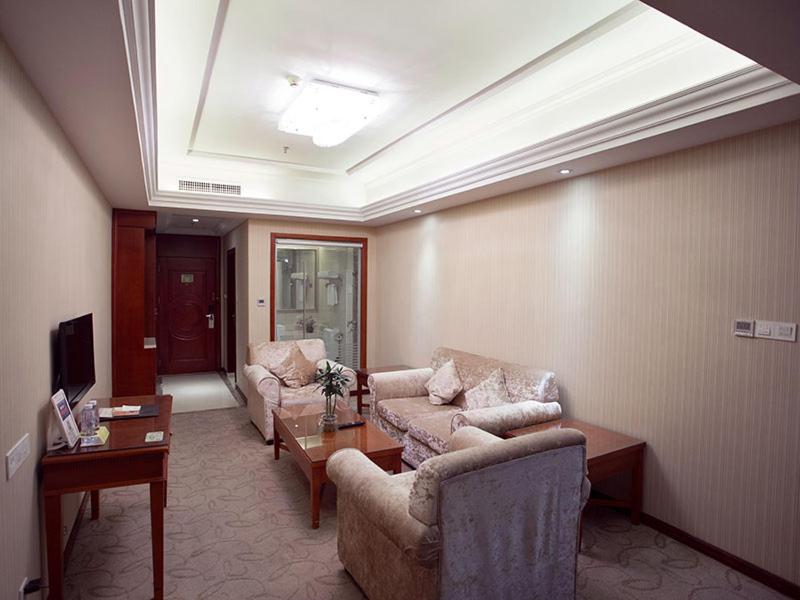 Vienna International Hotel Shenzhen Songgang Wanzhao Square, Shenzhen, China