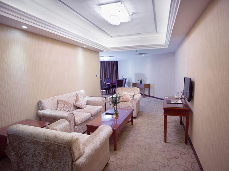 Vienna International Hotel Shenzhen Songgang Wanzhao Square, Shenzhen, China