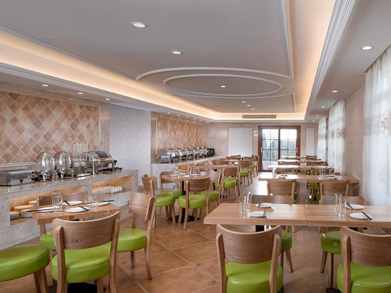 Vienna Hotel(Fuzhou Changle International Airport), Fuzhou, China