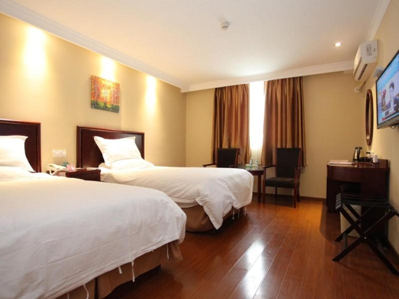 GreenTree Inn Jiangsu Zhenjiang Gaotie Wanda Square Express Hotel, Zhenjiang, China
