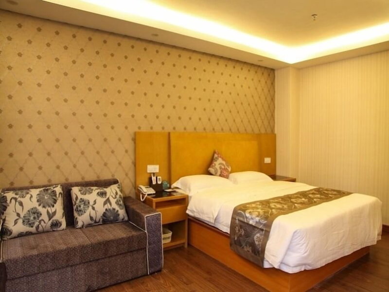 GreenTree Inn Zhuhai Light Rail Pearl Station Express Hotel, Zhuhai, China