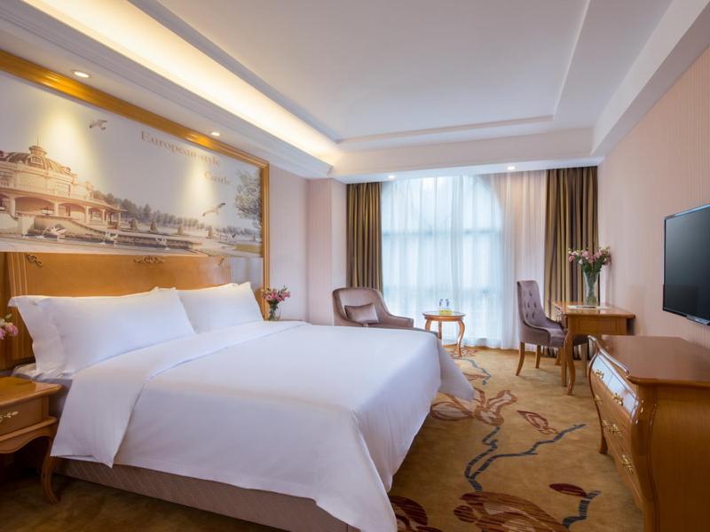 Vienna Classic Hotel Shenzhen Bantian Wuhe Avenue, Shenzhen, China