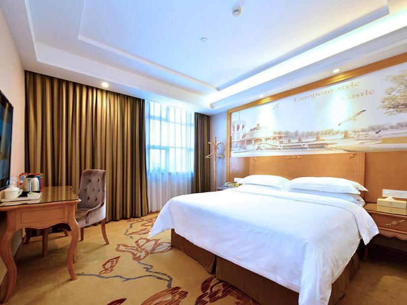 Vienna Classic Hotel Shenzhen Bantian Wuhe Avenue, Shenzhen, China