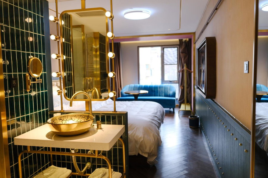 Dayin International Youth Hotel-Near Xinhua Road -Jiaotong University -Free Laundry Luggage Storage -24H Front Desk-English Service, Shanghai, China