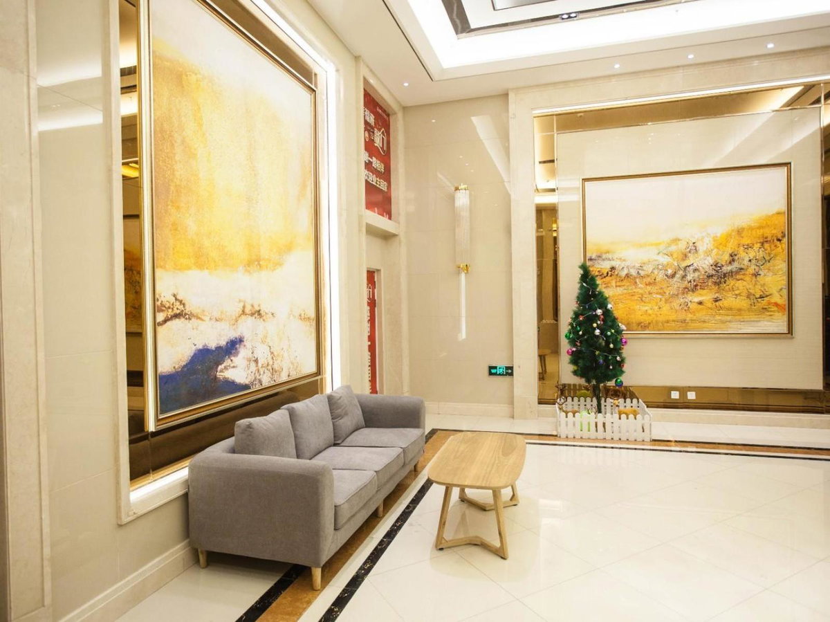 Lavande Hotel Urumqi High-speed Railway wanda plaza, China
