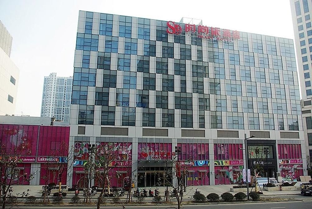 Metropolo Zhenjiang Railway Station Wanda Square, China