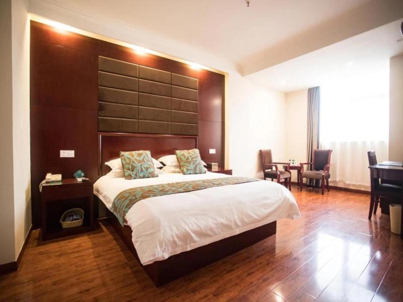 GreenTree Inn JiangSu WuXi DongTing Leather City Express Hotel, Wuxi, China