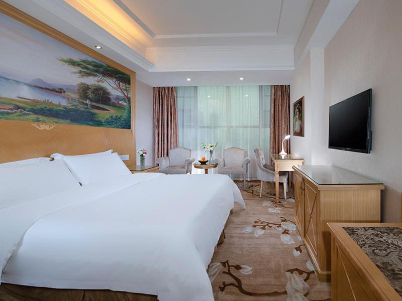 Vienna Hotel Dongguan Tangxia Lincun Square, Dongguan, China