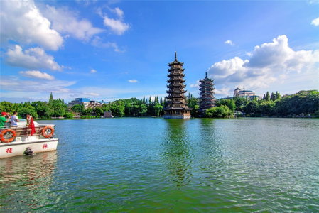 Vienna Hotel Xiangshan Park, Guilin, China