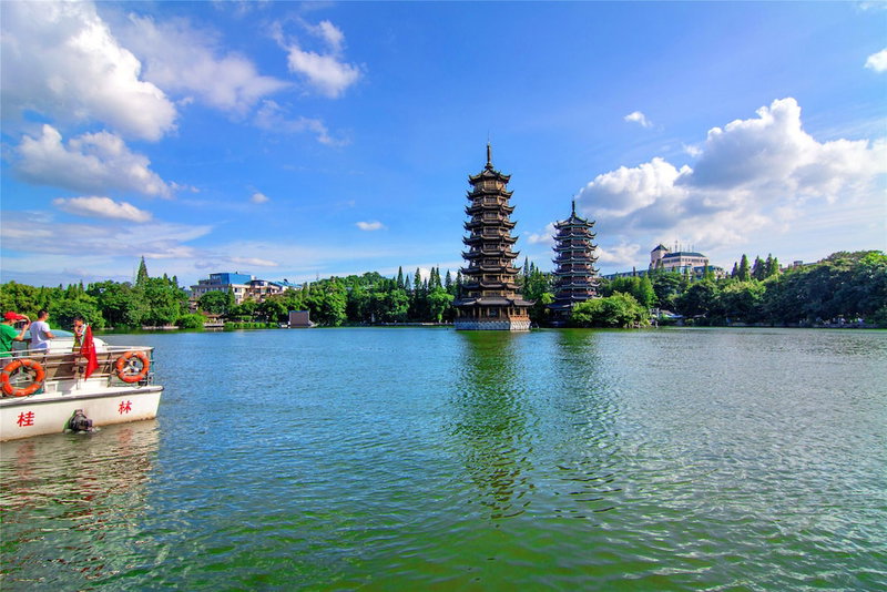 Vienna Hotel Xiangshan Park, Guilin, China