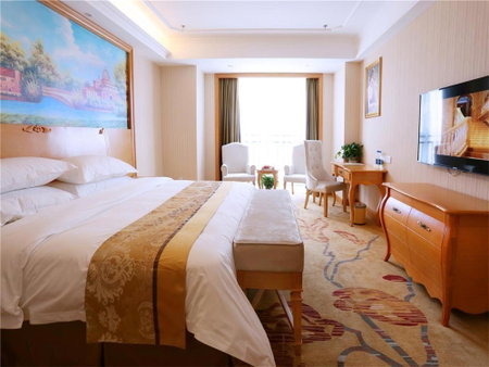 Vienna International Hotel Yantai Changjiang Road Xingyi Square Branch, Yantai, China