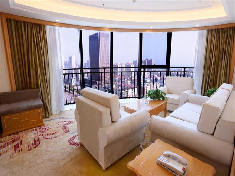 Vienna International Hotel Yantai Changjiang Road Xingyi Square Branch, Yantai, China