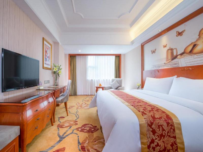 Vienna Hotel Shenzhen Bantian South Huancheng Road, Shenzhen, China