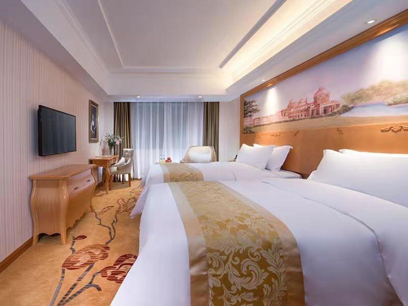 Vienna Hotel Guangdong Zhongshan Tanzhou, Zhongshan, China