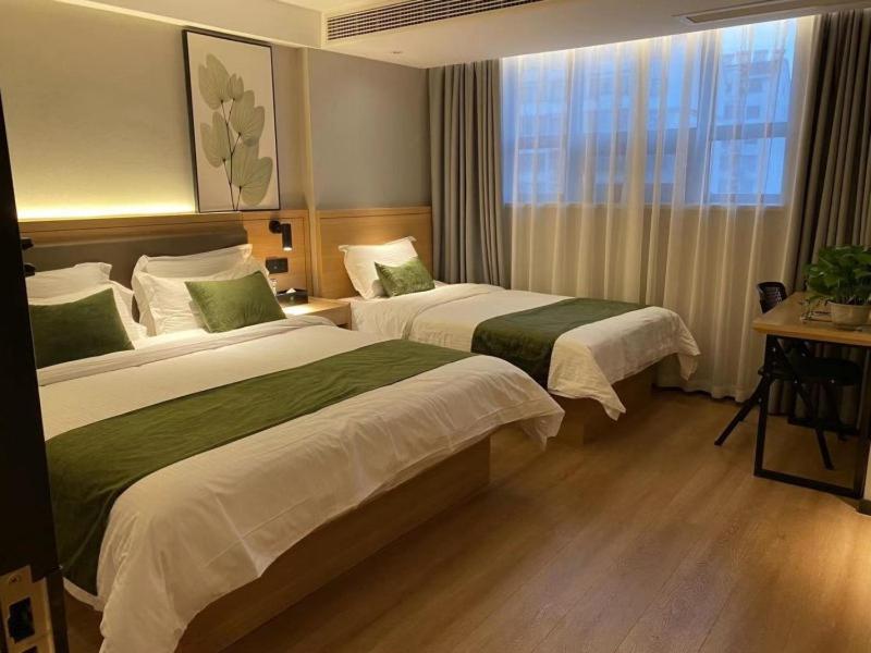 GreenTree Inn Express Hotel Suzhou Zhangjianggang Free Trade Zone Central Plaza, Zhangjiagang, China