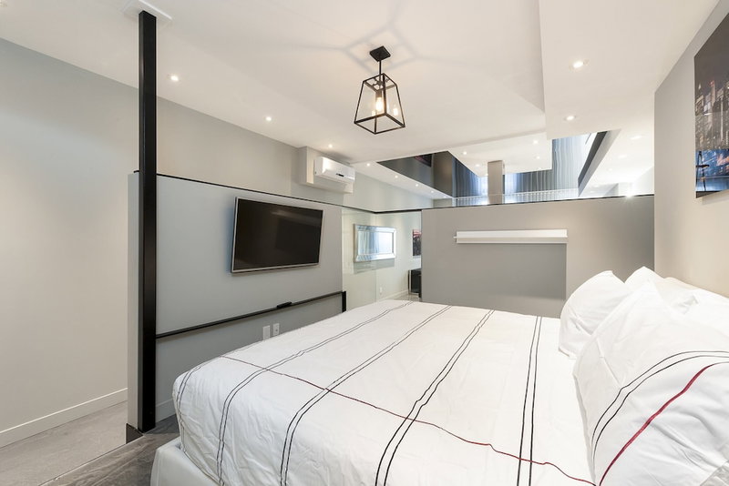 Hotel Milton-Parc, Montreal, Canada