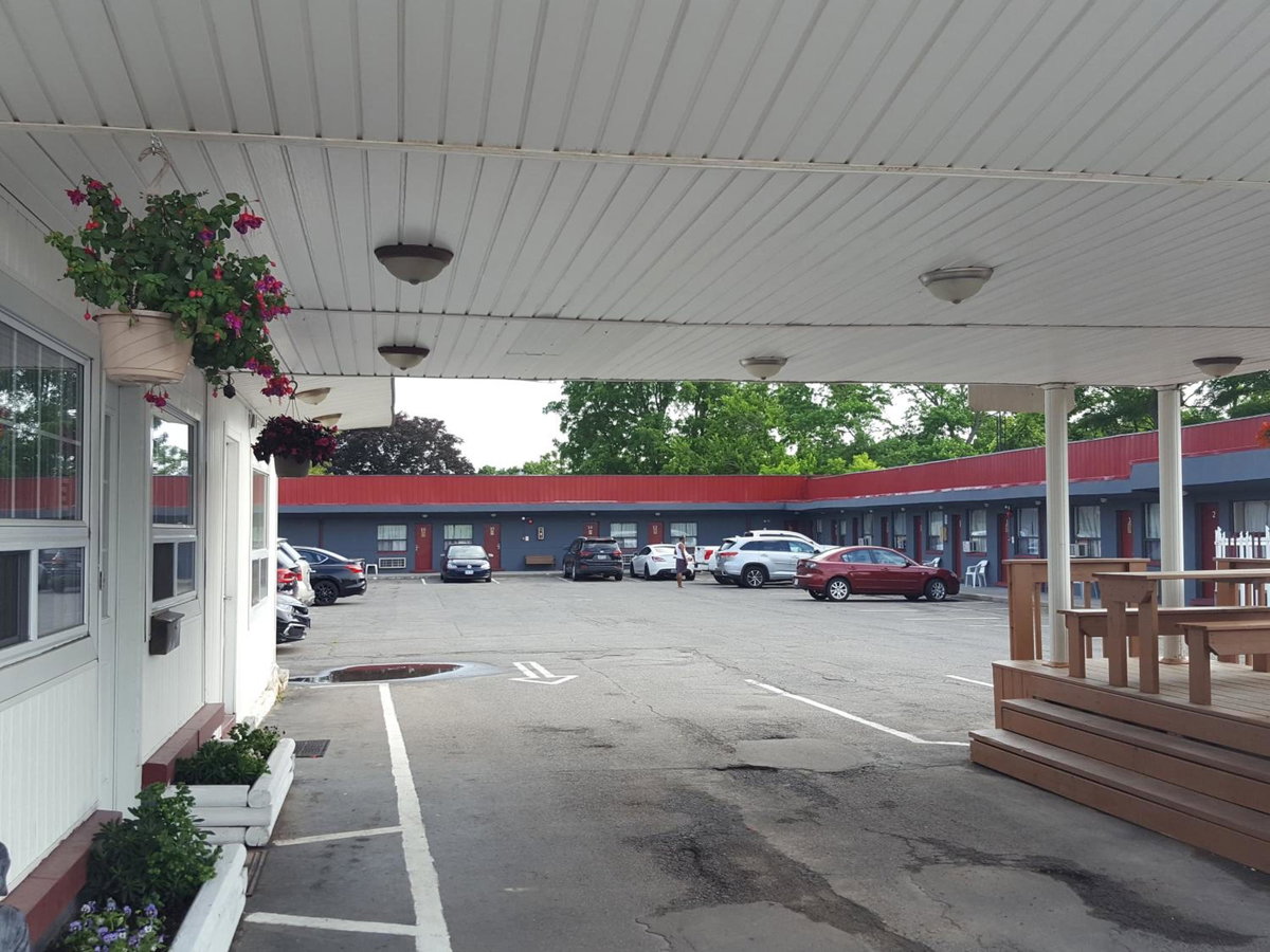 Niagara Inn & Suites, Canada