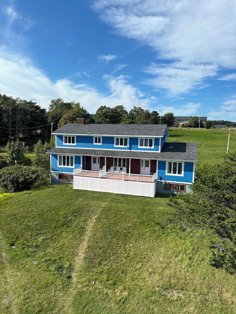 Grace Manor, Canada