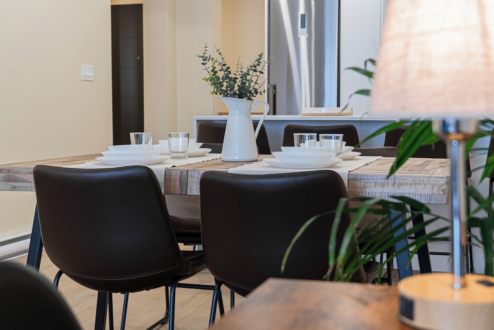 Namaste Suites, Canada