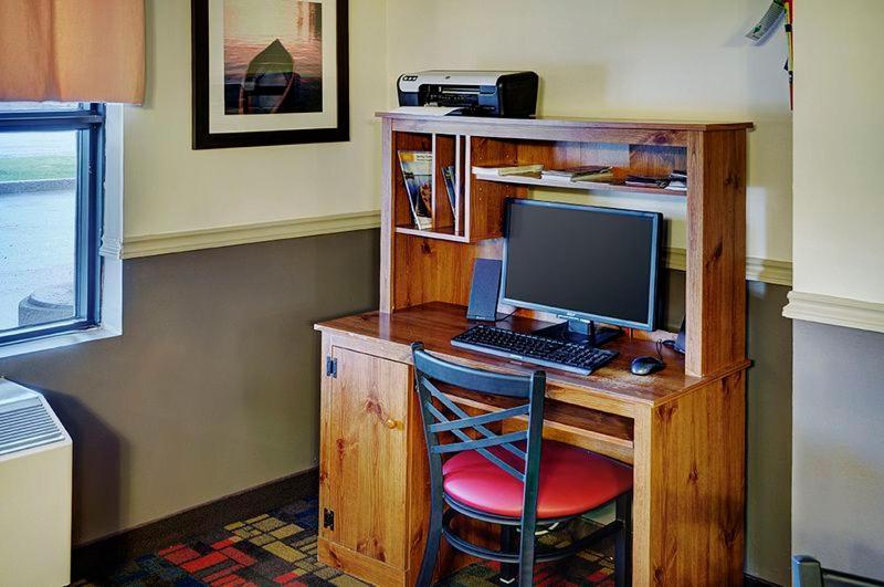 Thompson's Best Value Inn & Suites, Thompson, Canada