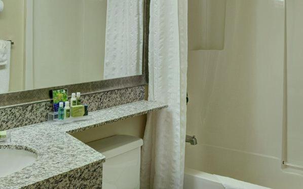 Thompson's Best Value Inn & Suites, Thompson, Canada