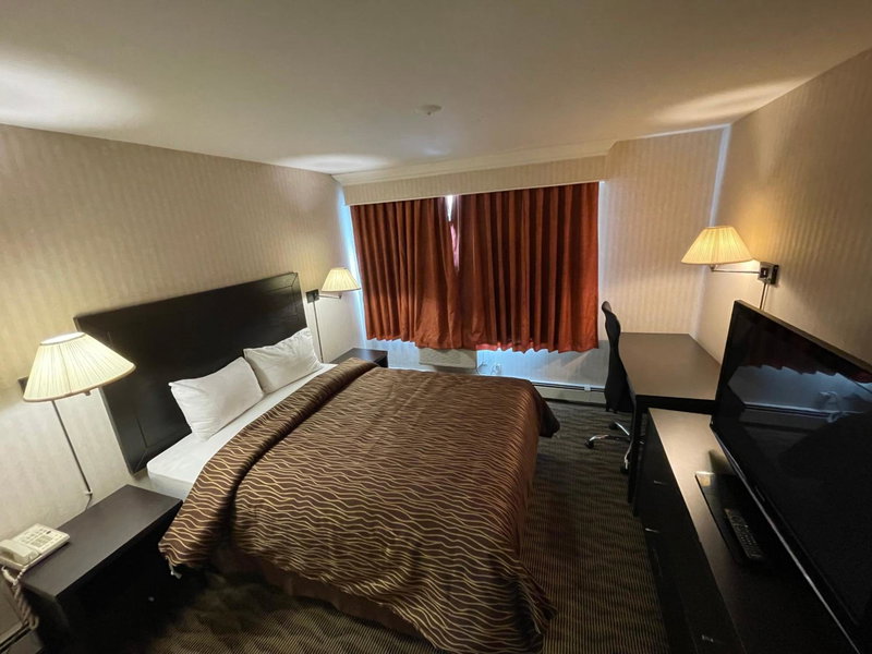 Almac Hotel, Lac La Biche, Canada