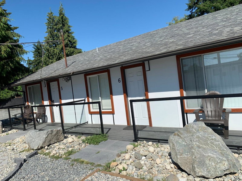 Oceanside Villas, Sechelt, Canada