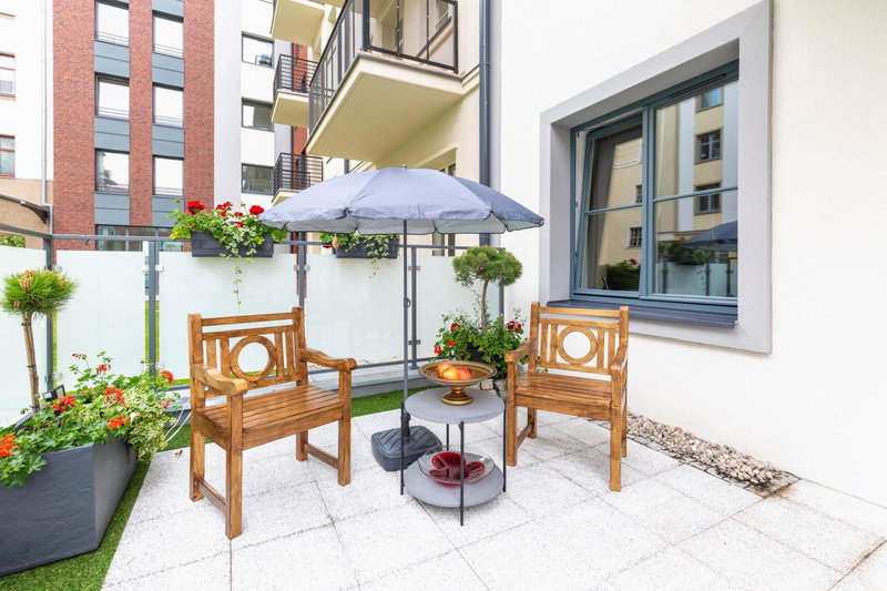 Bea Garden Home - dwie sypialnie, taras i parking, Elblag, Poland