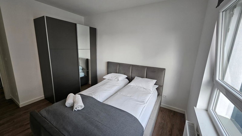APARTAMENT BUŁGARSKA 60m2-3 POKOJE-PIĘKNY WIDOK-13 PIĘTRO 24H CHECK IN, Poznań, Poland