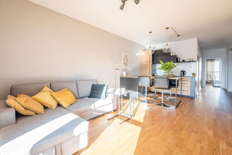 Krucza Apartment ~ Self check-in 24h ~ Parking and Lift, Wrocław, Poland