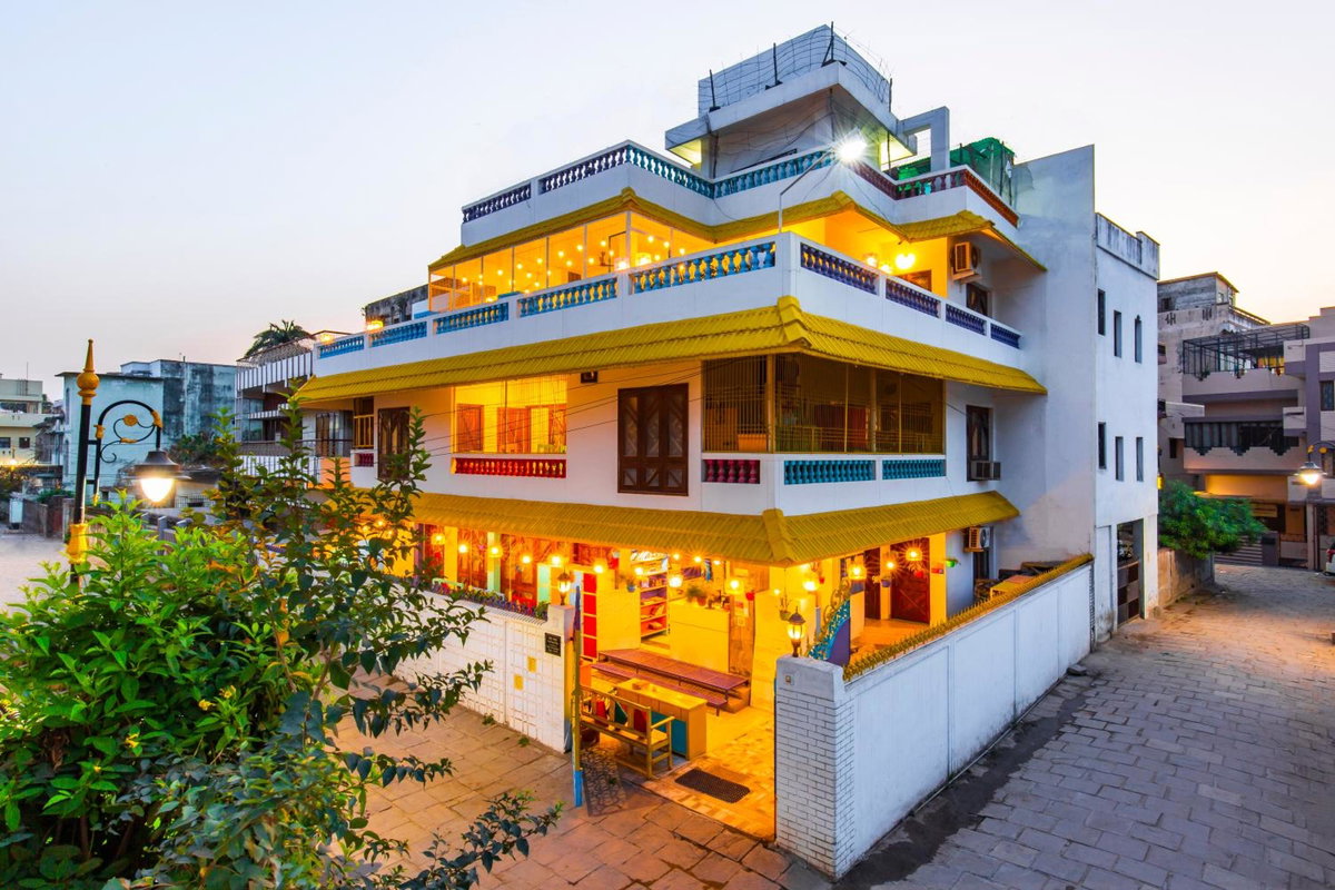 Hotel · goSTOPS Lite Varanasi, Varanasi