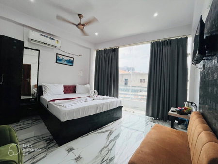 Hotel Vinayak Grand Varanasi, Varanasi, India
