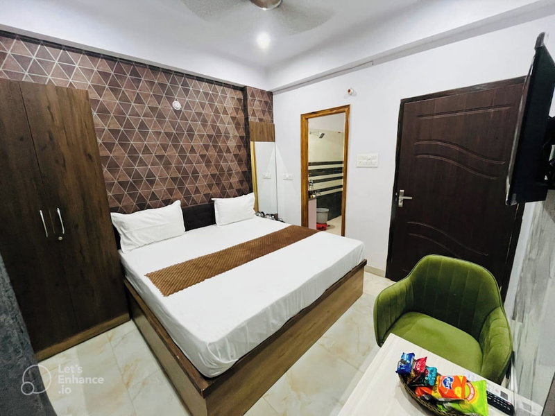 Hotel Vinayak Grand Varanasi, Varanasi, India