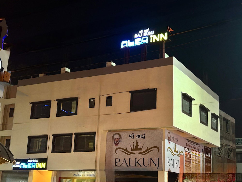 Hotel Pravasa stay, Shirdi, India