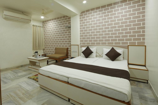 Hotel Good Night, Ahmedabad, India