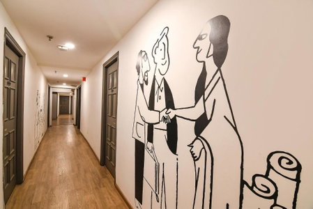 FabHotel Sayeeda International - 600m from Park Circus 7 Point, Kolkata, India