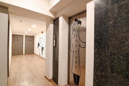 FabHotel Sayeeda International - 600m from Park Circus 7 Point, Kolkata, India