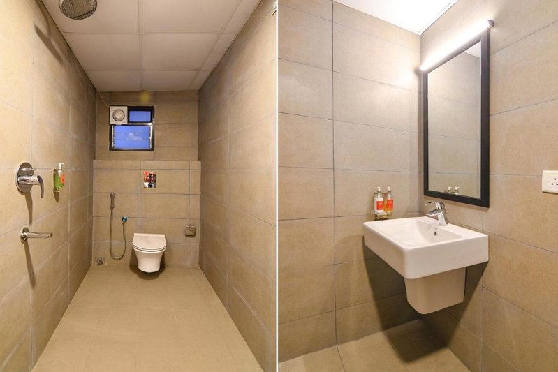FabHotel Sayeeda International - 600m from Park Circus 7 Point, Kolkata, India