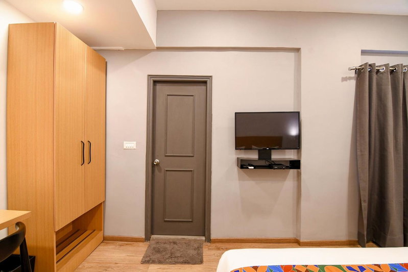 FabHotel Sayeeda International - 600m from Park Circus 7 Point, Kolkata, India