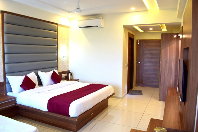 Hotel Royal Square by Sky Stays, Ahmedabad, India